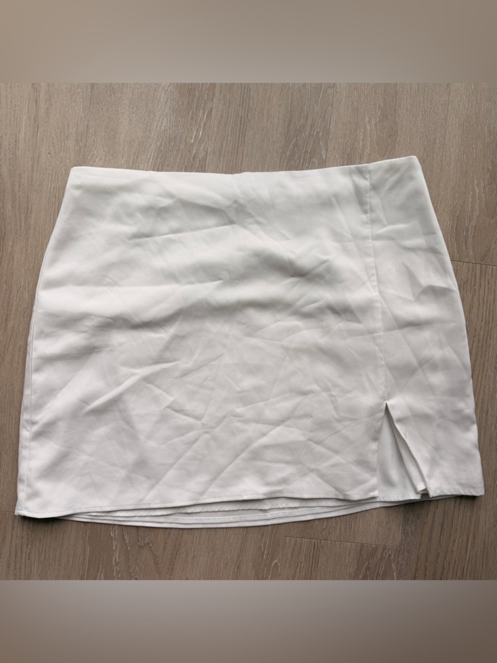 Abercrombie cream colored skirt
